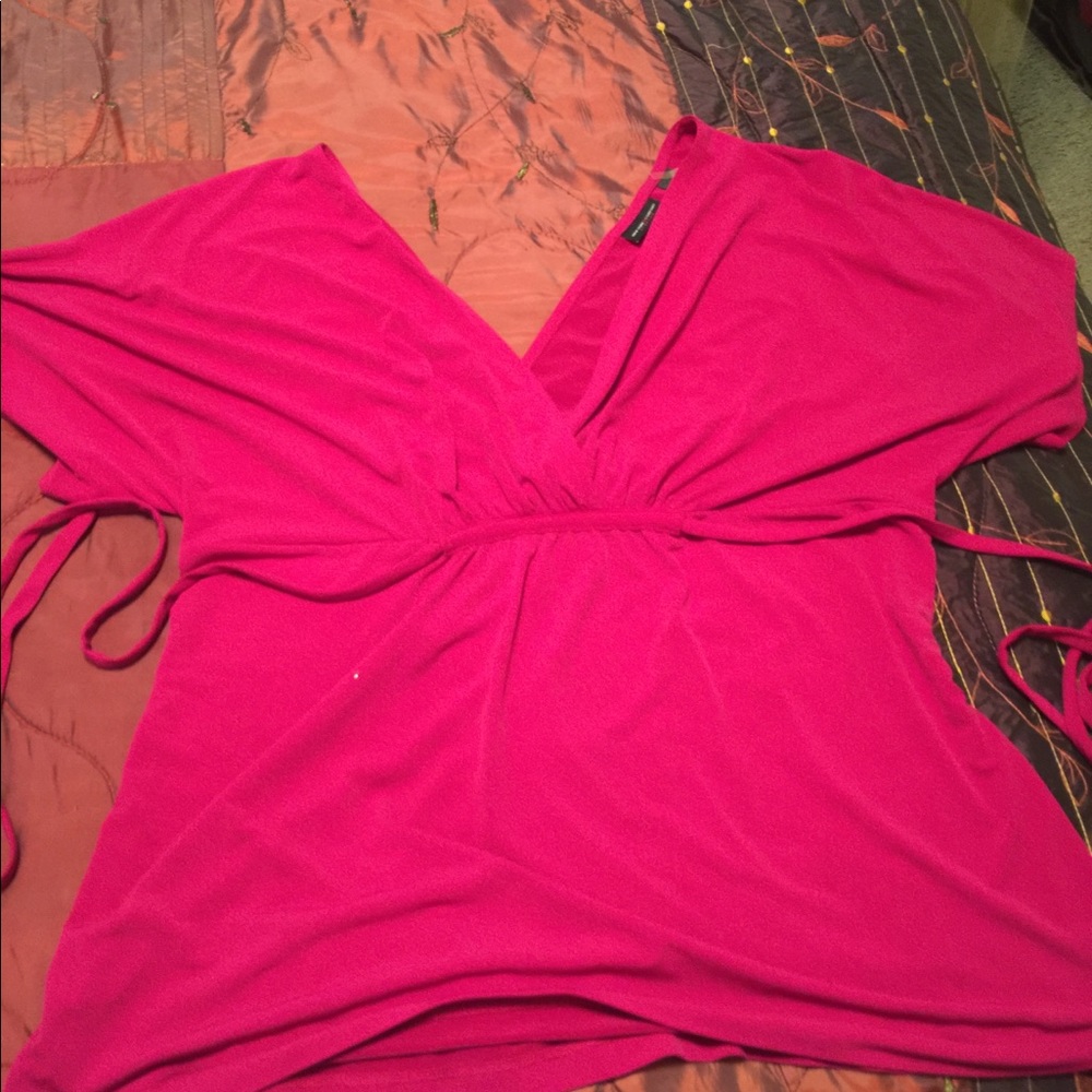 Low cut tie back top
